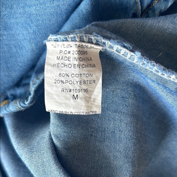 It Girl by Forever 21 Denim Button Down Shirt Women’s Size M Blue Long Sleeve - Picture 3 of 8